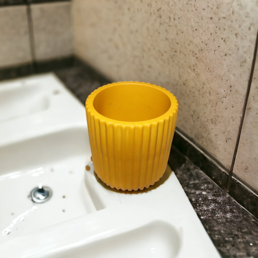 Pot de rangement en or