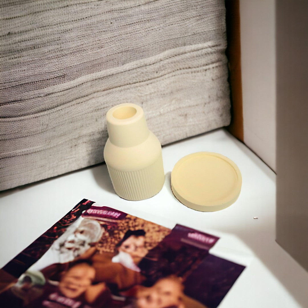 Vase Ola jaune en jesmonite